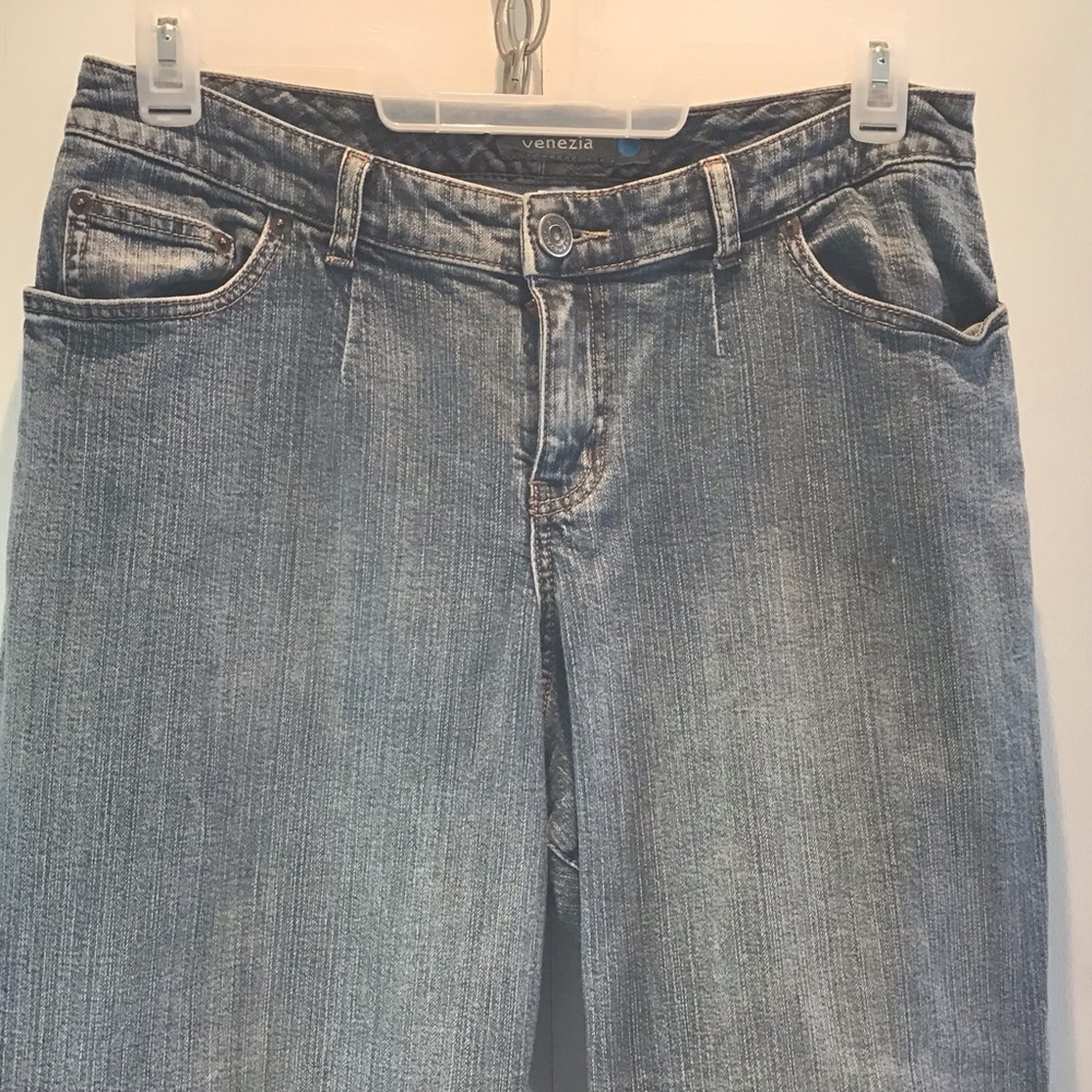Venezia Stretch Bootcut jeans. Size 1P blue dot = size 14 P - Picture 2 of 6